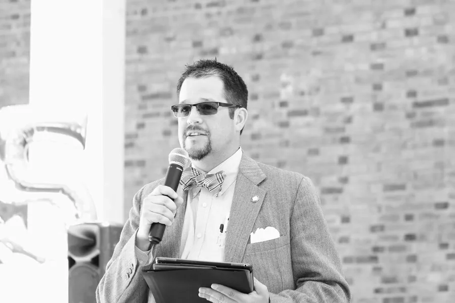 Randall Stone speaking to an audience